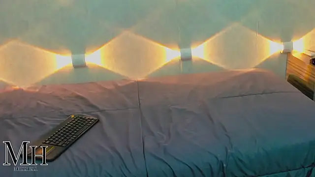 MizzHell online show from March 25, 2026, 3:50 am