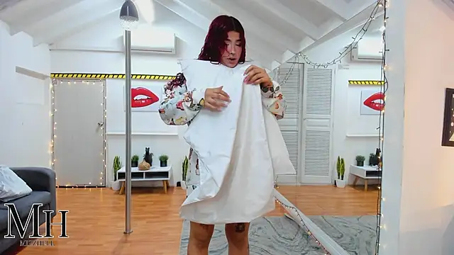 Snapshot of MizzHell chatting on January 12, 2026, 3:57 am MizzHell online show from January 12, 2026, 3:57 am