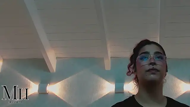 MizzHell online show from March 26, 2026, 3:49 am