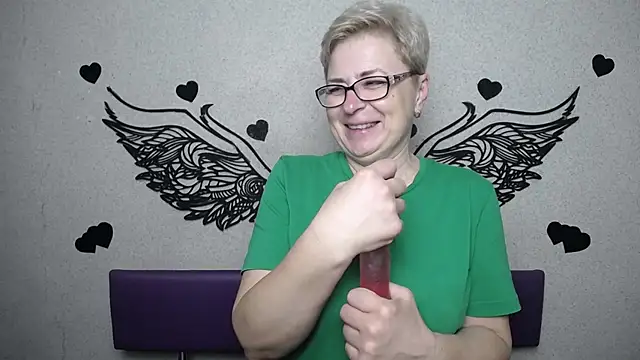 EmiliaGree online show from April 5, 2026, 5:08 pm