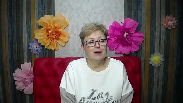 Snapshot of EmiliaGree chatting on May 1, 2026, 5:07 pm EmiliaGree online show from May 1, 2026, 5:07 pm