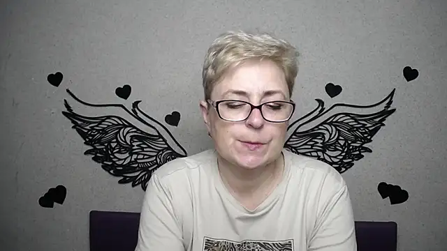 EmiliaGree online show from April 4, 2026, 5:19 pm