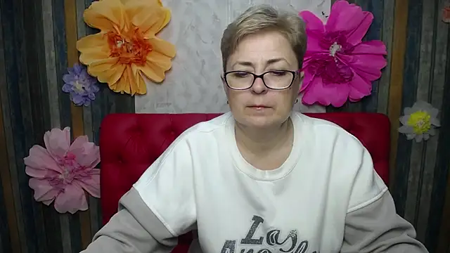 Snapshot of EmiliaGree chatting on April 25, 2026, 5:10 pm EmiliaGree online show from April 25, 2026, 5:10 pm