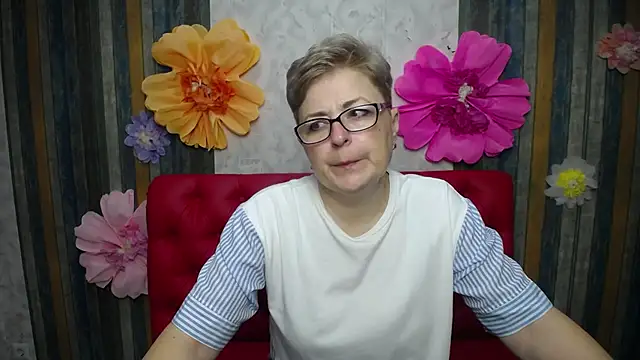 EmiliaGree online show from April 16, 2026, 5:03 pm