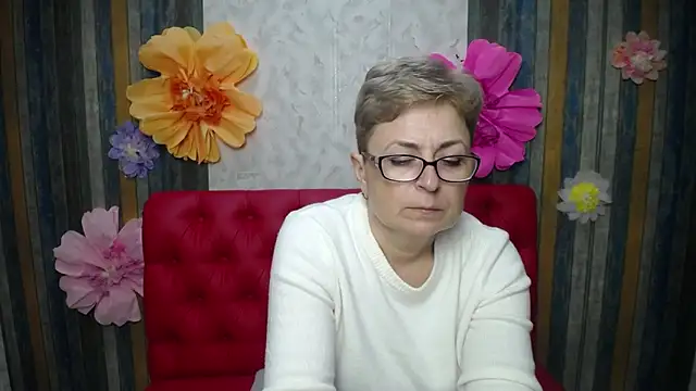 Snapshot of EmiliaGree chatting on April 19, 2026, 6:10 pm EmiliaGree online show from April 19, 2026, 6:10 pm