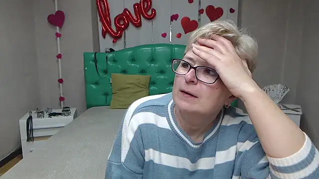 EmiliaGree online show from April 12, 2026, 5:05 pm