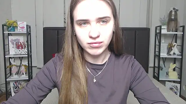 LauraHlot online show from November 27, 2025, 6:52 pm