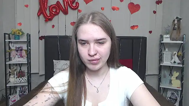 Snapshot of LauraHlot chatting on May 1, 2026, 5:40 pm LauraHlot online show from May 1, 2026, 5:40 pm