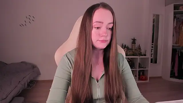 WalkingGirl online show from December 2, 2025, 4:52 pm