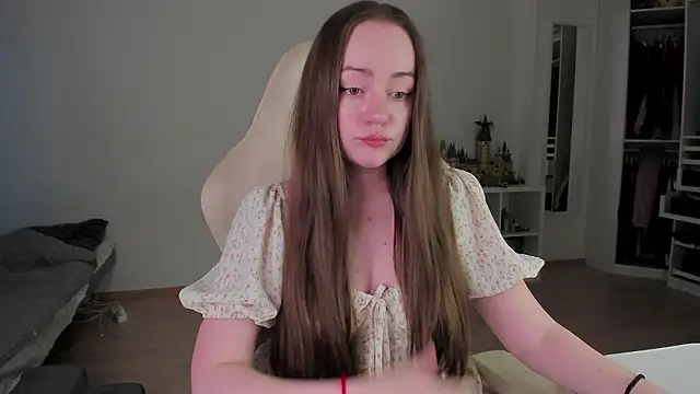 WalkingGirl online show from March 24, 2026, 4:18 pm