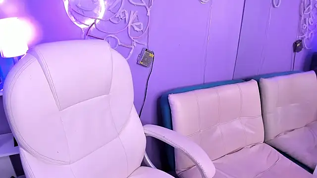 Camiila Osorio online show from December 17, 2025, 7:52 pm