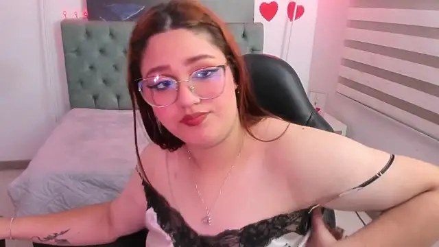 Snapshot of Camiila_Osorio chatting on February 27, 2025, 3:40 am Camiila Osorio online show from February 27, 2025, 3:40 am