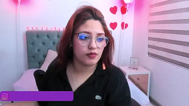 Snapshot of Camiila_Osorio chatting on February 23, 2025, 10:06 am Camiila Osorio online show from February 23, 2025, 10:06 am