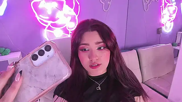 Snapshot of Camiila_Osorio chatting on October 1, 2025, 7:40 pm Camiila Osorio online show from October 1, 2025, 7:40 pm