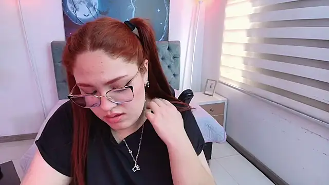 Snapshot of Camiila_Osorio chatting on March 21, 2025, 4:18 pm Camiila Osorio online show from March 21, 2025, 4:18 pm