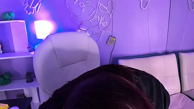 Camiila Osorio online show from November 14, 2025, 7:28 pm