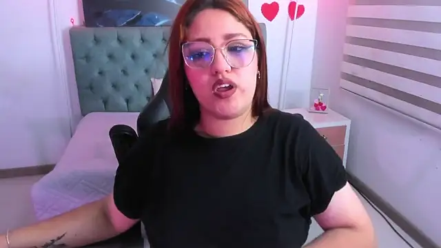 Snapshot of Camiila_Osorio chatting on February 25, 2025, 6:47 am Camiila Osorio online show from February 25, 2025, 6:47 am