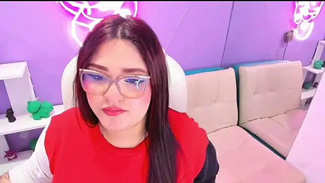 Snapshot of Camiila_Osorio chatting on September 16, 2025, 7:37 pm Camiila Osorio online show from September 16, 2025, 7:37 pm