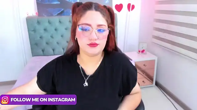 Snapshot of Camiila_Osorio chatting on March 1, 2025, 3:32 am Camiila Osorio online show from March 1, 2025, 3:32 am