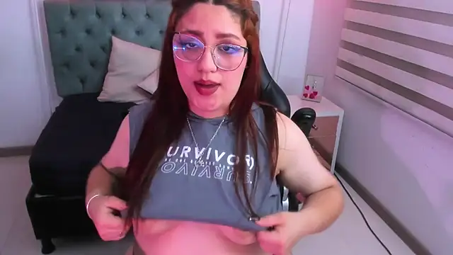 Snapshot of Camiila_Osorio chatting on February 26, 2025, 6:40 am Camiila Osorio online show from February 26, 2025, 6:40 am