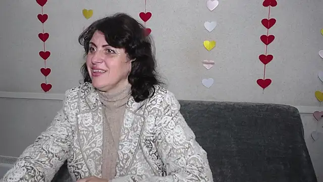 Snapshot of LuciaMii chatting on March 8, 2025, 6:10 am LuciaMii online show from March 8, 2025, 6:10 am