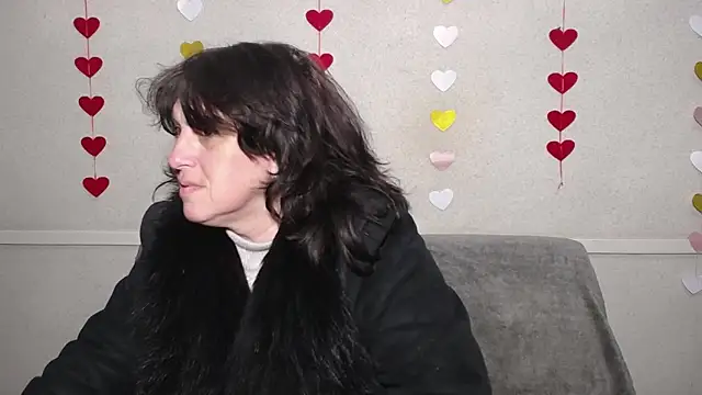 Snapshot of LuciaMii chatting on February 28, 2025, 1:47 am LuciaMii online show from February 28, 2025, 1:47 am