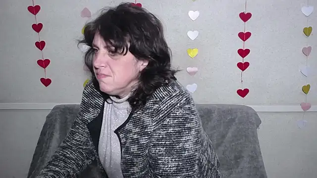 Snapshot of LuciaMii chatting on February 20, 2025, 12:19 am LuciaMii online show from February 20, 2025, 12:19 am