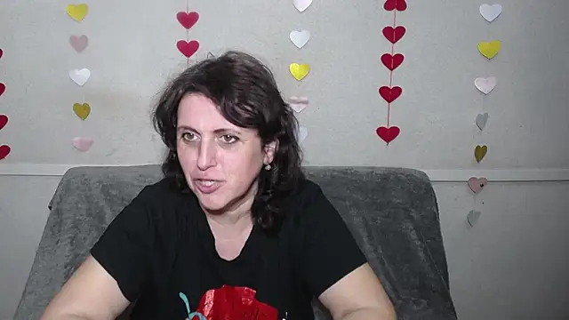 Snapshot of LuciaMii chatting on March 9, 2025, 12:42 pm LuciaMii online show from March 9, 2025, 12:42 pm