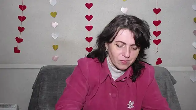 Snapshot of LuciaMii chatting on February 27, 2025, 6:09 pm LuciaMii online show from February 27, 2025, 6:09 pm