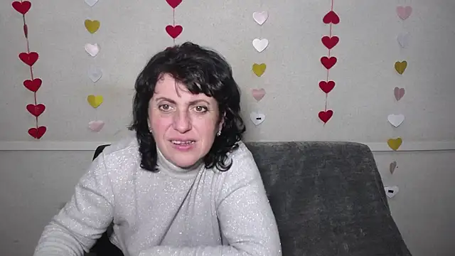 Snapshot of LuciaMii chatting on March 18, 2025, 12:30 am LuciaMii online show from March 18, 2025, 12:30 am