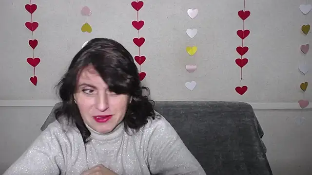 Snapshot of LuciaMii chatting on February 17, 2025, 6:06 pm LuciaMii online show from February 17, 2025, 6:06 pm