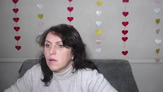 Snapshot of LuciaMii chatting on February 23, 2025, 5:56 am LuciaMii online show from February 23, 2025, 5:56 am