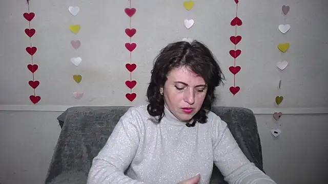 Snapshot of LuciaMii chatting on March 9, 2025, 6:06 am LuciaMii online show from March 9, 2025, 6:06 am