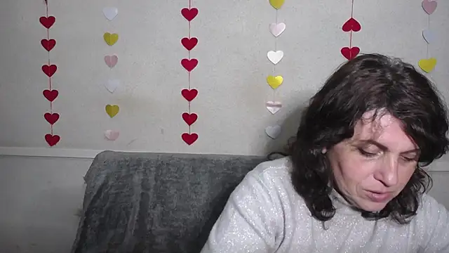 Snapshot of LuciaMii chatting on March 6, 2025, 6:16 pm LuciaMii online show from March 6, 2025, 6:16 pm