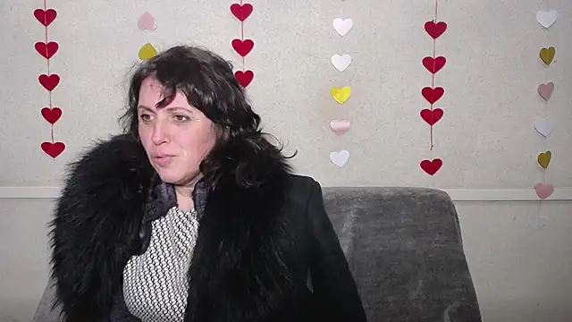 Snapshot of LuciaMii chatting on February 18, 2025, 12:26 am LuciaMii online show from February 18, 2025, 12:26 am