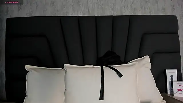 Snapshot of SARA_STONE17 chatting on February 10, 2025, 2:26 pm SARA STONE17 online show from February 10, 2025, 2:26 pm
