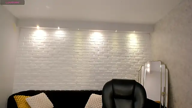 Snapshot of ValeriaVelvet chatting on November 15, 2025, 12:09 pm ValeriaVelvet online show from November 15, 2025, 12:09 pm