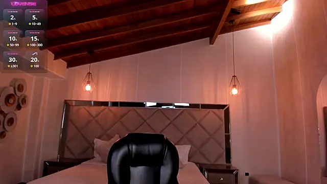 Snapshot of ValeriaVelvet chatting on October 6, 2025, 12:06 pm ValeriaVelvet online show from October 6, 2025, 12:06 pm