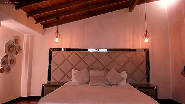 Snapshot of ValeriaVelvet chatting on October 31, 2025, 12:13 pm ValeriaVelvet online show from October 31, 2025, 12:13 pm