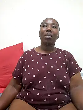 Snapshot of Thickchocolatex2 chatting on December 5, 2024, 8:06 pm Thickchocolatex2 online show from December 5, 2024, 8:06 pm
