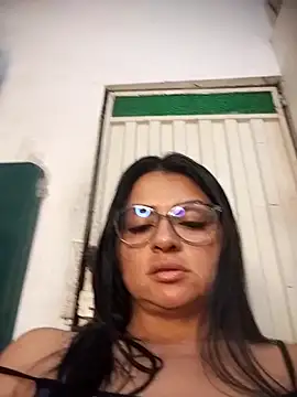 Snapshot of Linda_Lars chatting on November 9, 2025, 4:27 am Linda Lars online show from November 9, 2025, 4:27 am