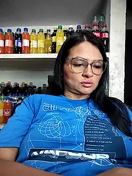 Snapshot of Linda_Lars chatting on November 13, 2025, 3:32 am Linda Lars online show from November 13, 2025, 3:32 am