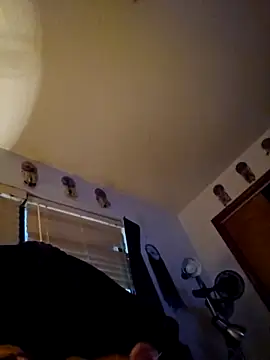 coolbrease10 online show from February 13, 2025, 10:34 am