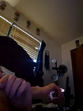 coolbrease10 online show from February 16, 2025, 5:26 pm