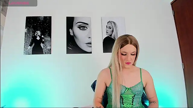 Snapshot of JESSI_NAOMI chatting on January 25, 2025, 3:51 am JESSI NAOMI online show from January 25, 2025, 3:51 am