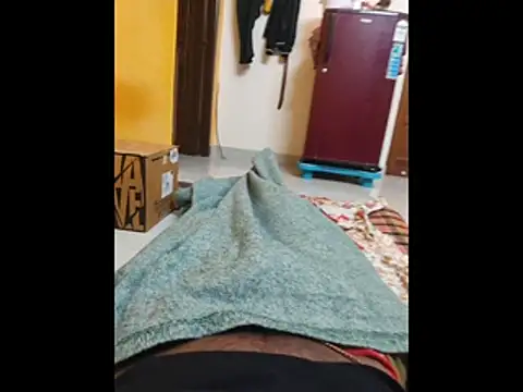 Snapshot of boy_BeardGallery chatting on November 2, 2025, 8:14 pm boy BeardGallery online show from November 2, 2025, 8:14 pm