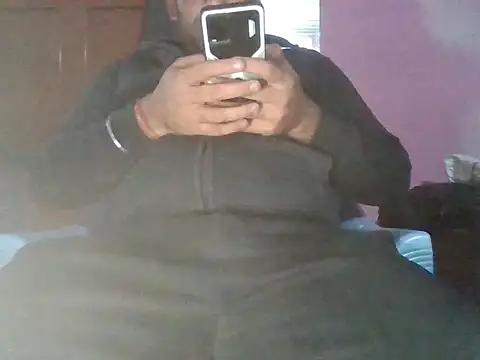 Snapshot of boyplay1000 chatting on December 15, 2025, 4:35 pm boyplay1000 online show from December 15, 2025, 4:35 pm