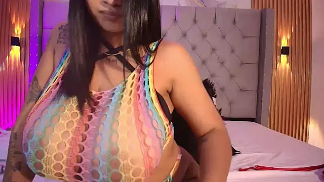 Snapshot of La_indiia chatting on June 22, 2026, 12:57 pm La indiia online show from June 22, 2026, 12:57 pm