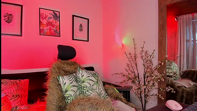 Snapshot of _gia_rose chatting on October 7, 2025, 9:05 pm gia rose online show from October 7, 2025, 9:05 pm