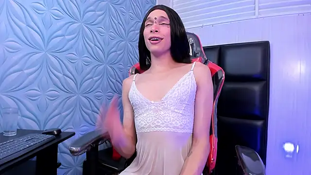 Snapshot of Milk_max_18 chatting on October 28, 2025, 10:31 pm Milk max 18 online show from October 28, 2025, 10:31 pm